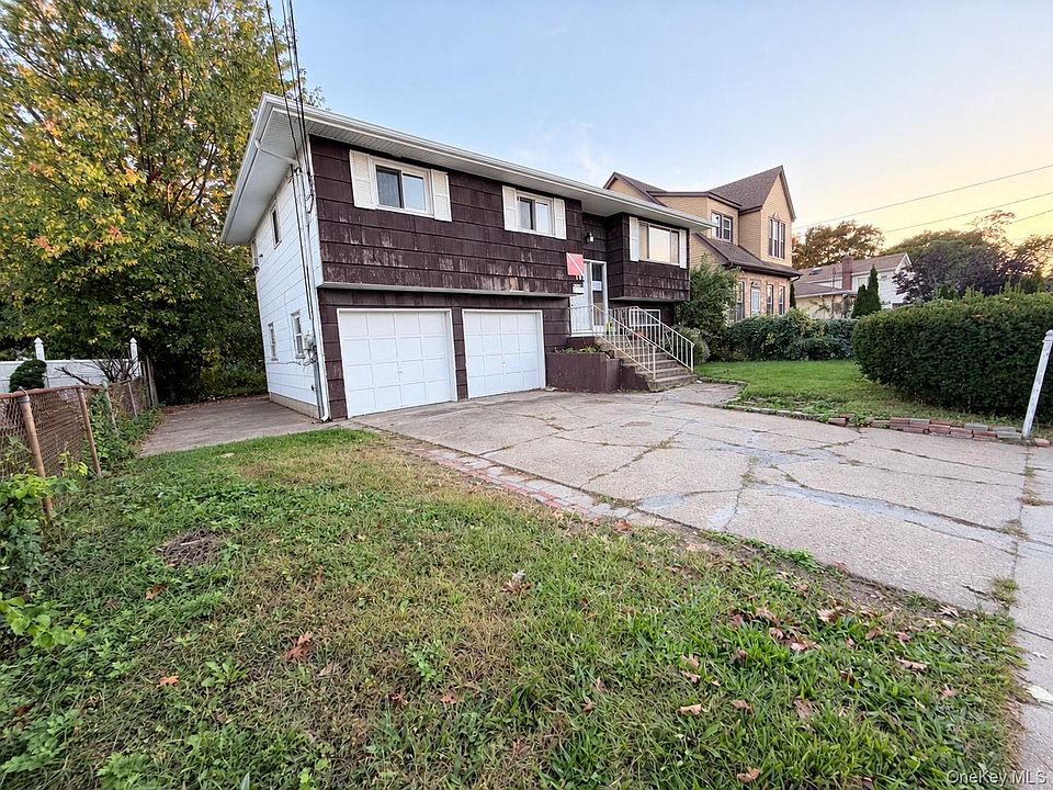 2nd image of 105 Debevoise Avenue