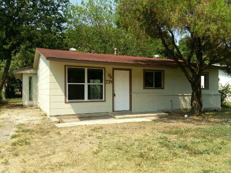 1st image of 739 Lincolnshire Dr