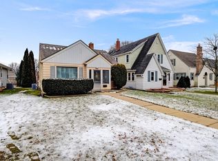 3328 S 46th St, Greenfield, WI 53219