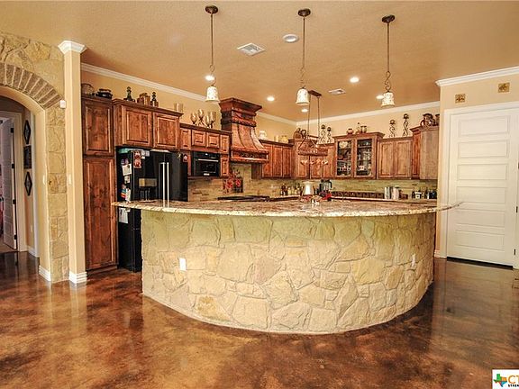 4th image of 5000 Lago Vista Dr