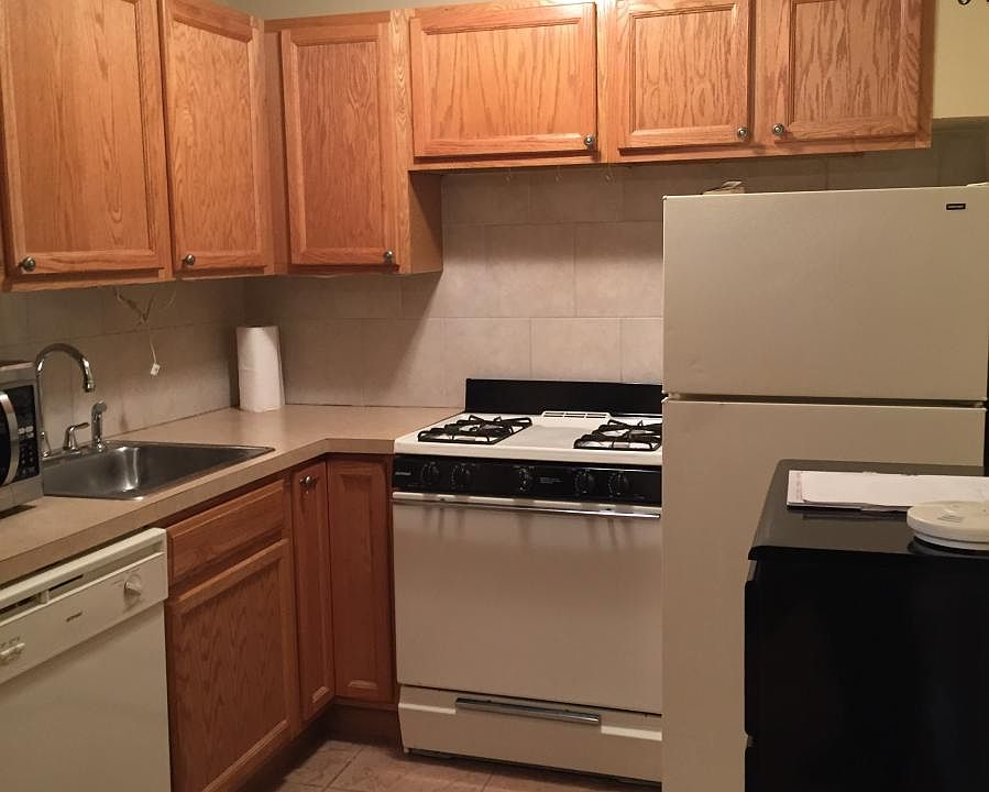 1st image of 145 Lincoln Ave APT 1T