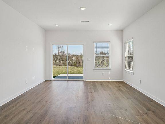5th image of 2117 Craven Pl