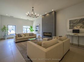 240 Villagewalk Blvd