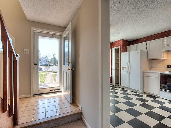 4th image of 6175 Rolling Forest Cir