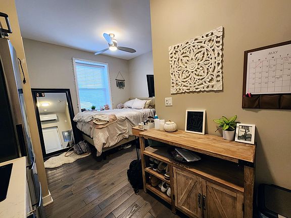3rd image of 1409 W Diversey Pkwy #209