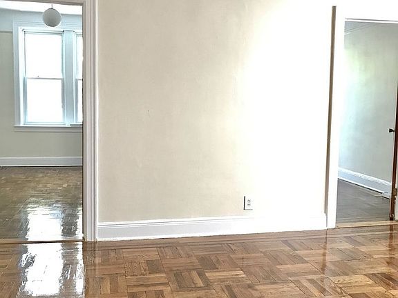 2nd image of 2414 27th St APT 2A