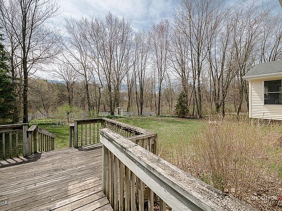3rd image of 6904 Lake Michigan Dr