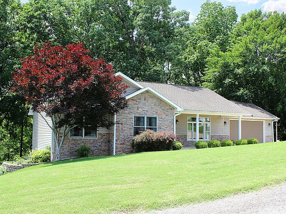 3rd image of 267 Sun Hill Cir