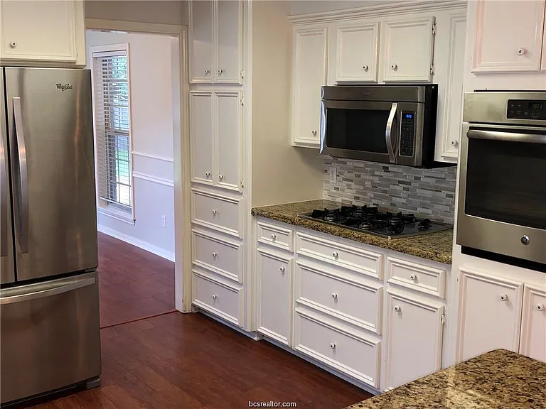 4903 Bay Oaks Ct — Photo 5