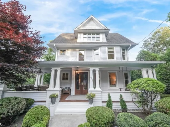245 Claremont Rd, Ridgewood Village, NJ 07450