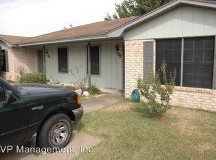 212 Yale Cir, College Station, TX 77840