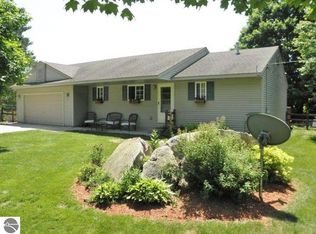15275 Bentley Rd, Thompsonville, MI 49683
