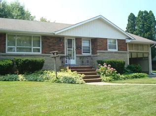 14 Macbeth Blvd, Saint Catharines, ON L2T 2M2