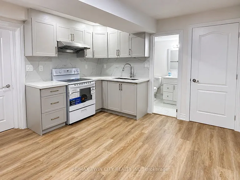423 Tealby Cres #BASEMENT — Photo 6