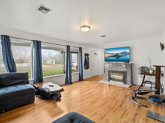 2nd image of 1201 Murray Ave