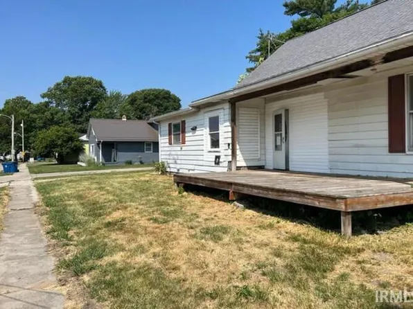 214 S 1st St, Argos, IN 46501