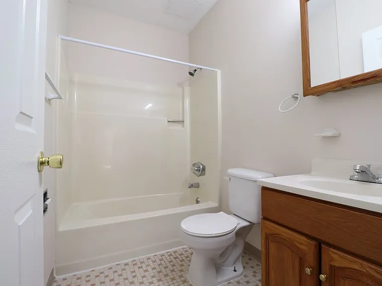 26 Congress St / Luca Investments LLC — Photo 6