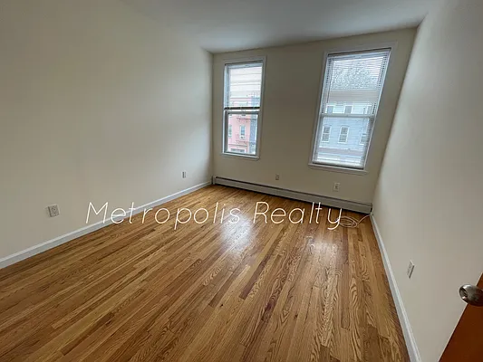 Rented by Metropolis International Realty Inc. | media 8
