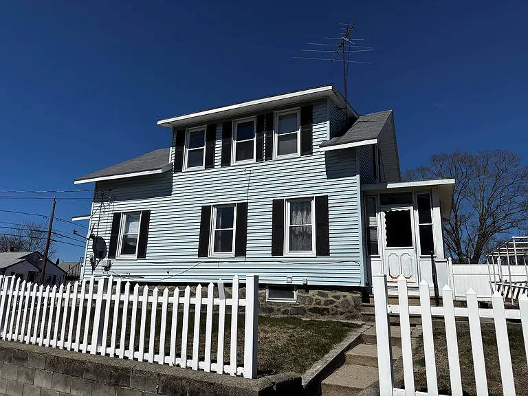 255 White St — Photo 1