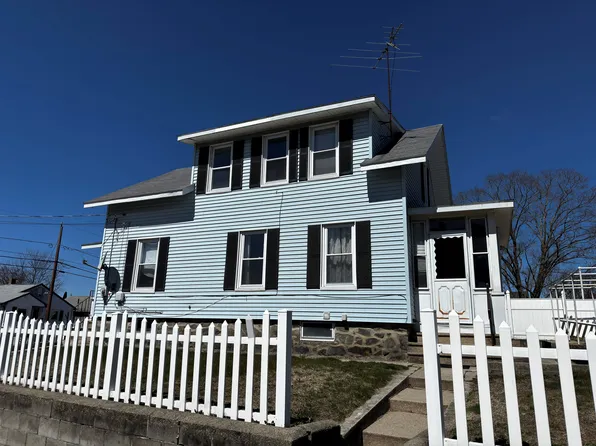 255 White St, Lowell, MA 01854