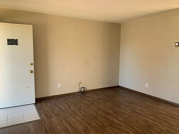 4th image of 3116 Molleck Dr #A