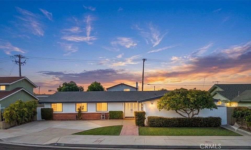 1st image of 5021 Vallecito Ave