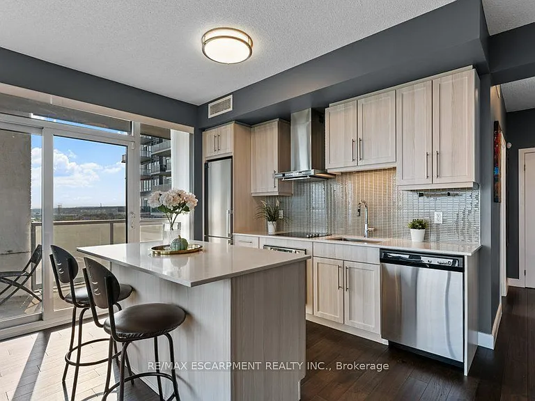 2087 Fairview St #1304 — Photo 17