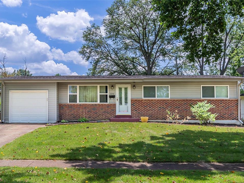 1st image of 2210 Oriole Dr