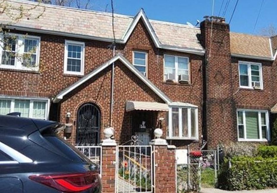 2nd image of 21939 Edgewood Ave