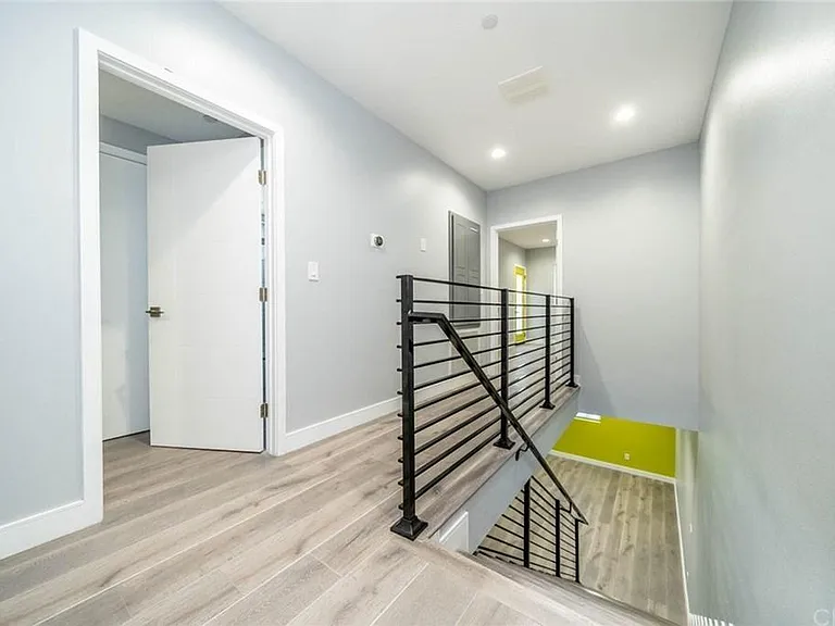 4820 Saint Charles Pl — Photo 12