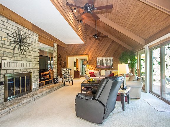 2nd image of 5278 Springfield Dr