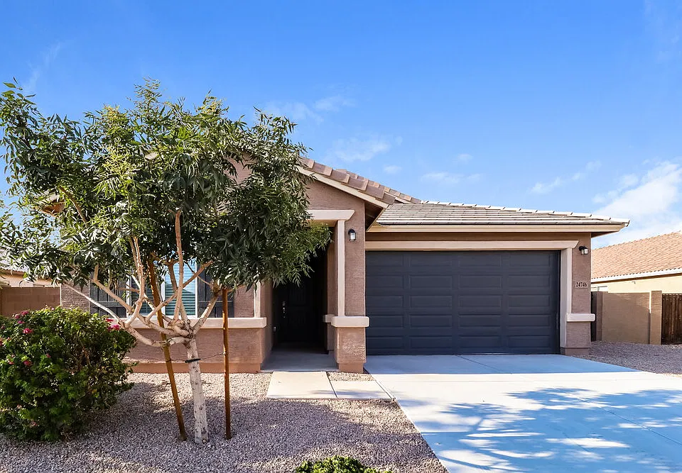 24746 W Hidalgo Dr