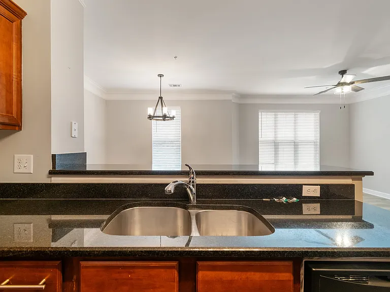 2310 Elliott Ave #109 — Photo 7