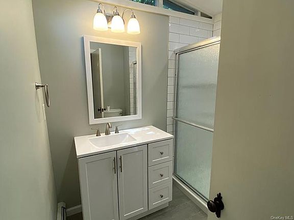 5th image of 33A Amundsen Ln