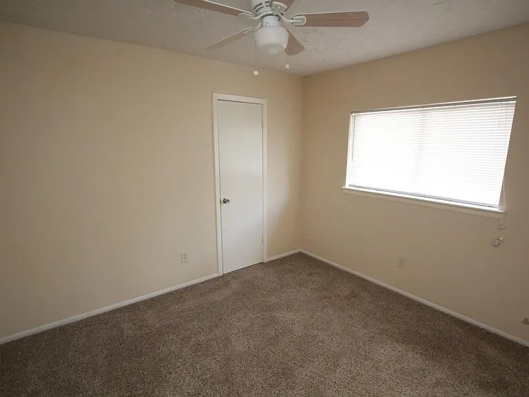 24002 Silversmith Ln — Photo 16