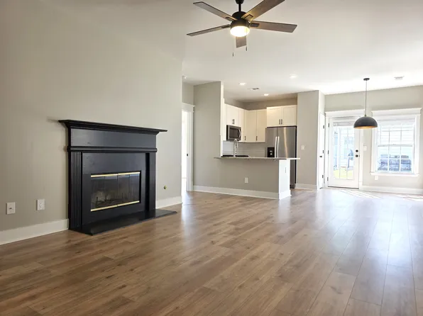 1404 Raven Rock Trl NW, Kennesaw, GA 30152