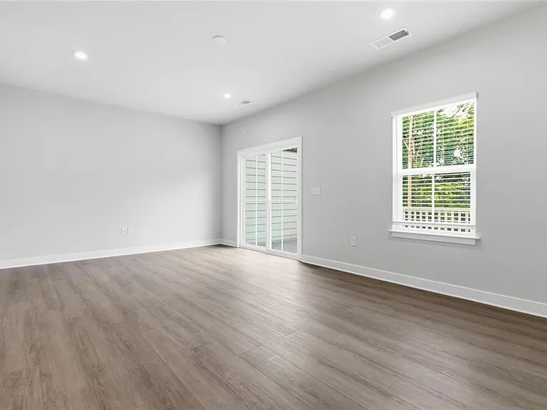 856 Woods Chapel Rd — Photo 7