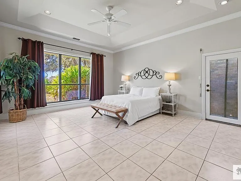 1301 Palm Valley Dr E — Photo 19