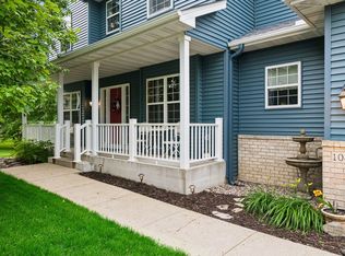 1045 Breezy Ct, Waconia, MN 55387