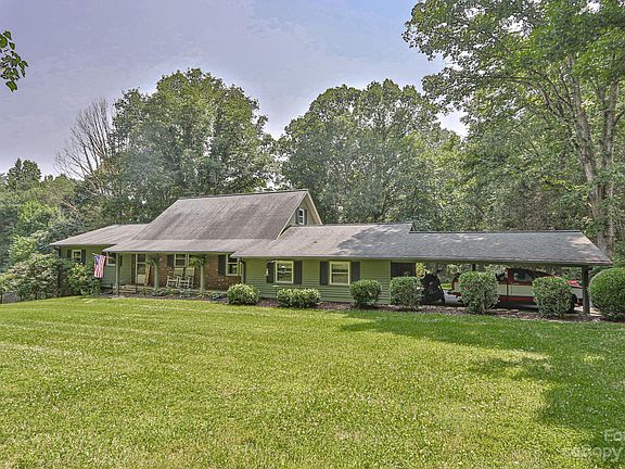 4th image of 190 S Hemlock Ln