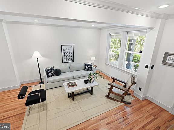3rd image of 8 Adams St NW
