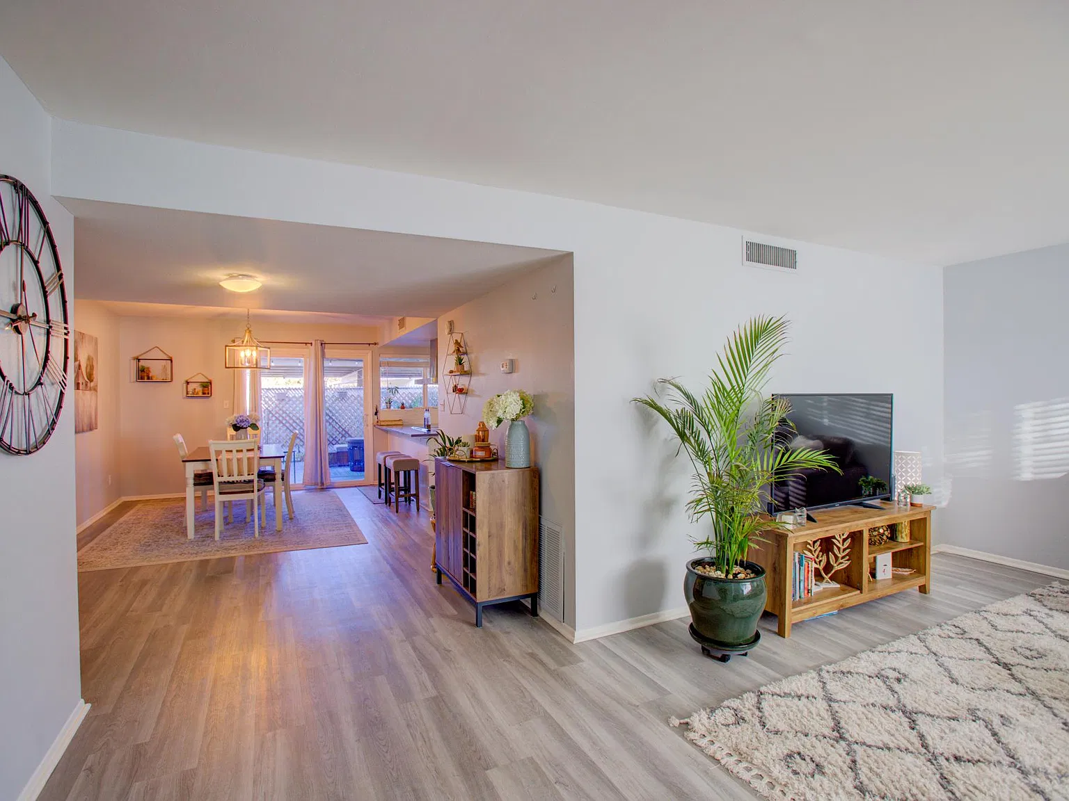 5150 N Granite Reef Rd — Photo 4
