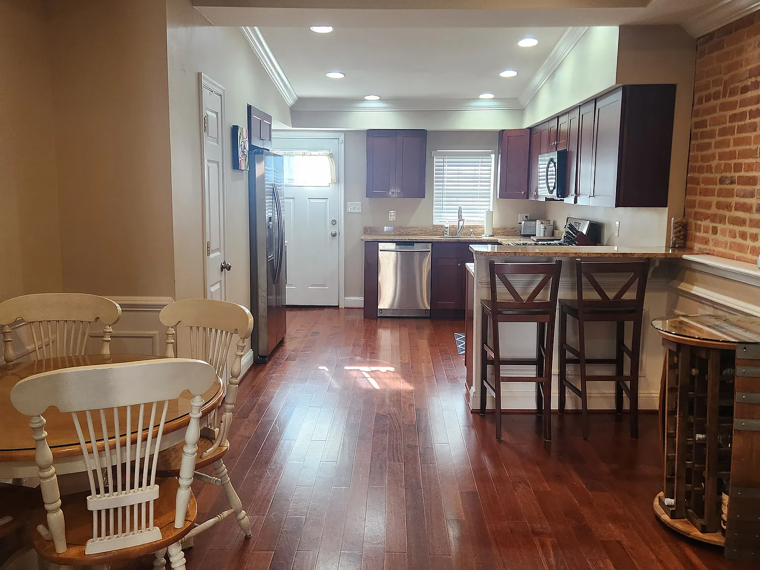 2 bed, 2.5 bath, 1184 sqft, $2,700 — Photo 4