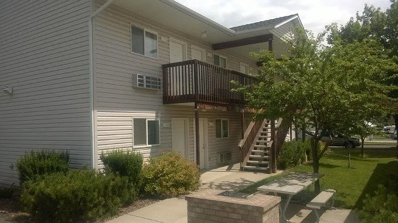 2 bed, 840 sqft, $1,200 — Photo 1