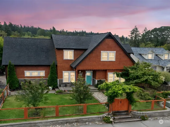 516 Gove Street, Steilacoom, WA 98388