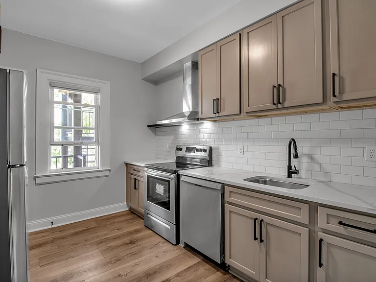 273 Richmond Avenue — Photo 17