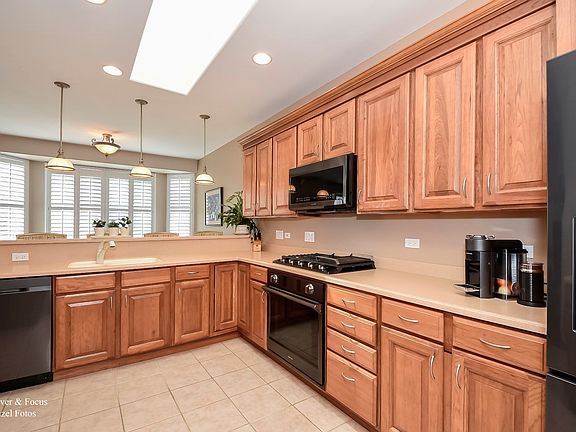 5th image of 13291 Stratford Ln