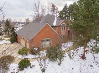 2363 Pine Hollow Dr, East Lansing, MI 48823