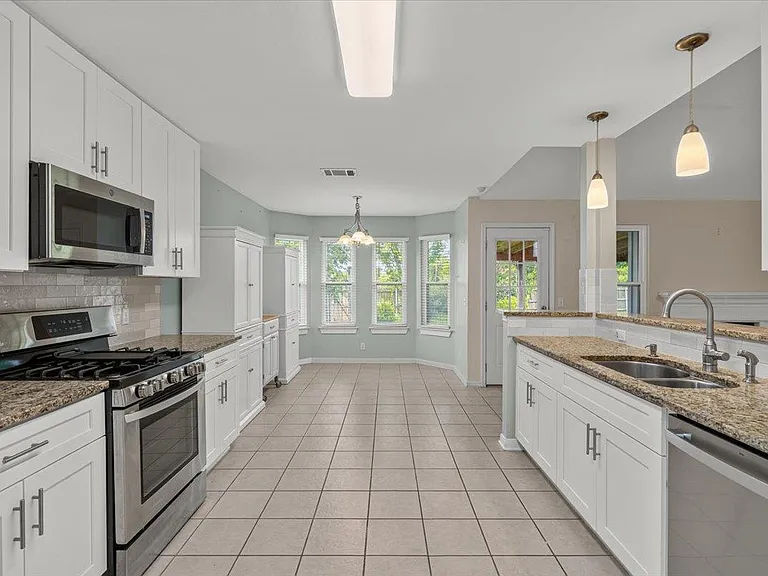 206 Evergreen Cir — Photo 8