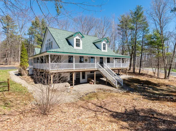 8 Oak Knoll Road, Meredith, NH 03253